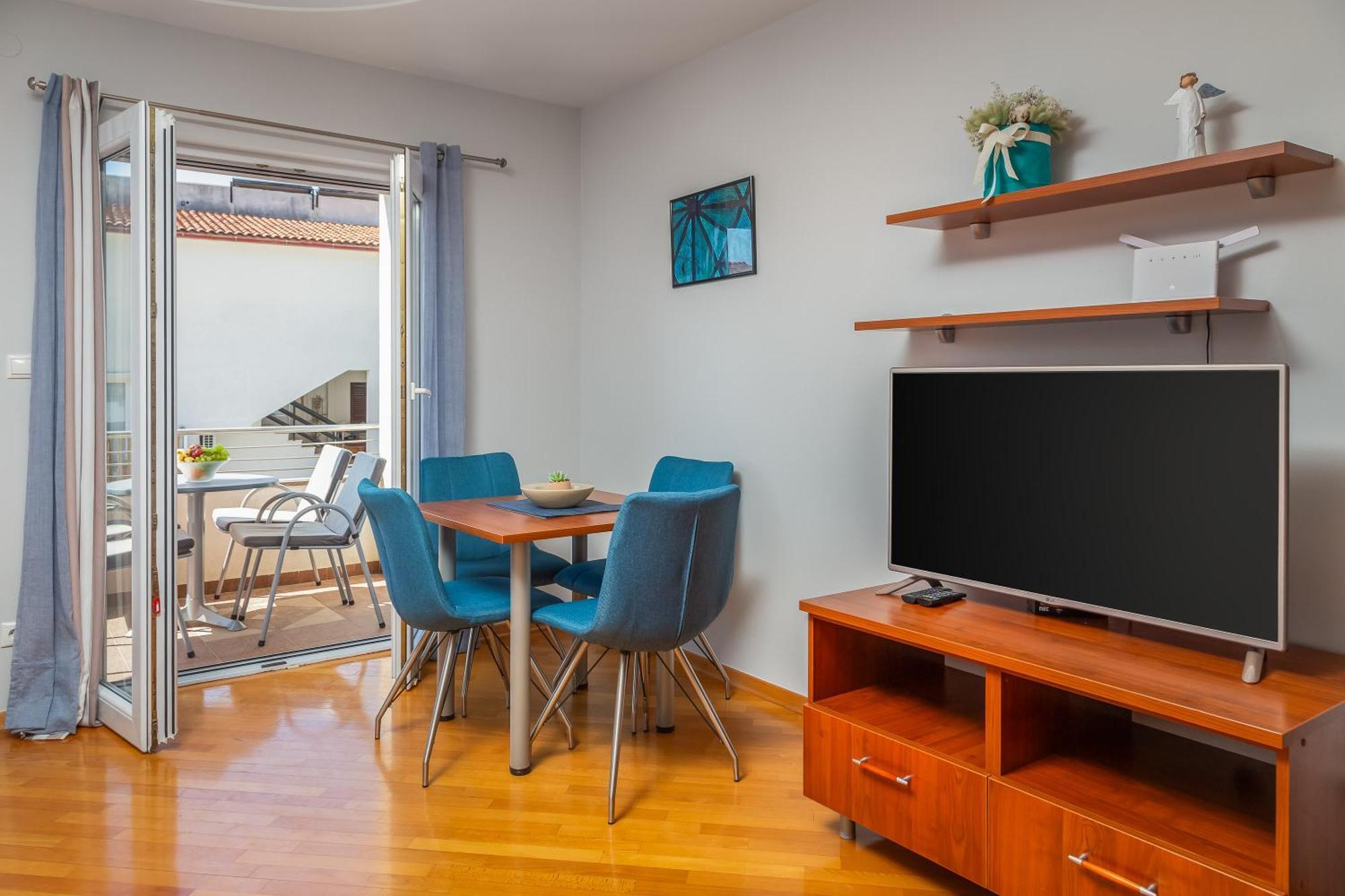 מאקרסקה Brkic Apartments With Private Parking מראה חיצוני תמונה