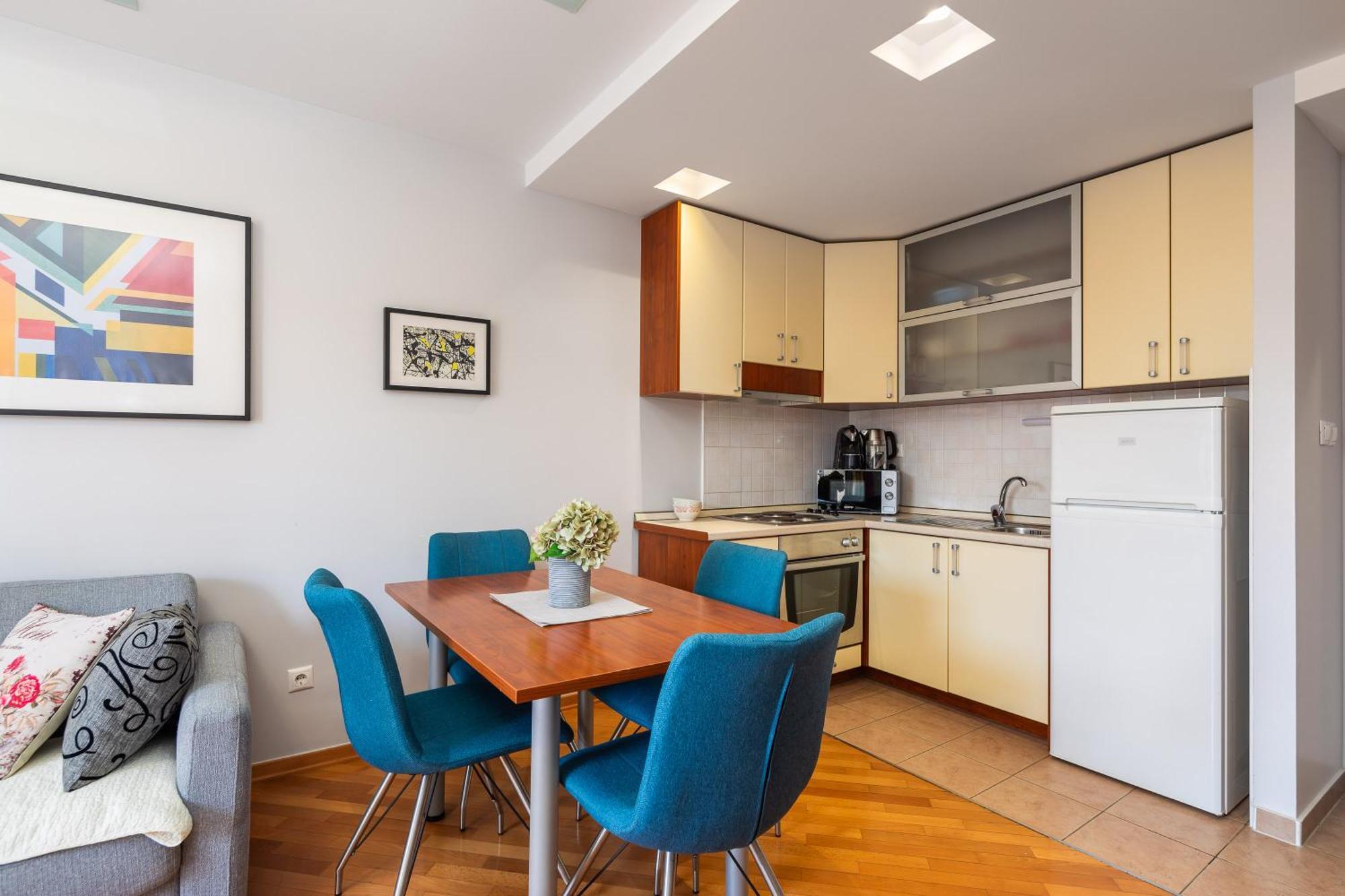מאקרסקה Brkic Apartments With Private Parking מראה חיצוני תמונה