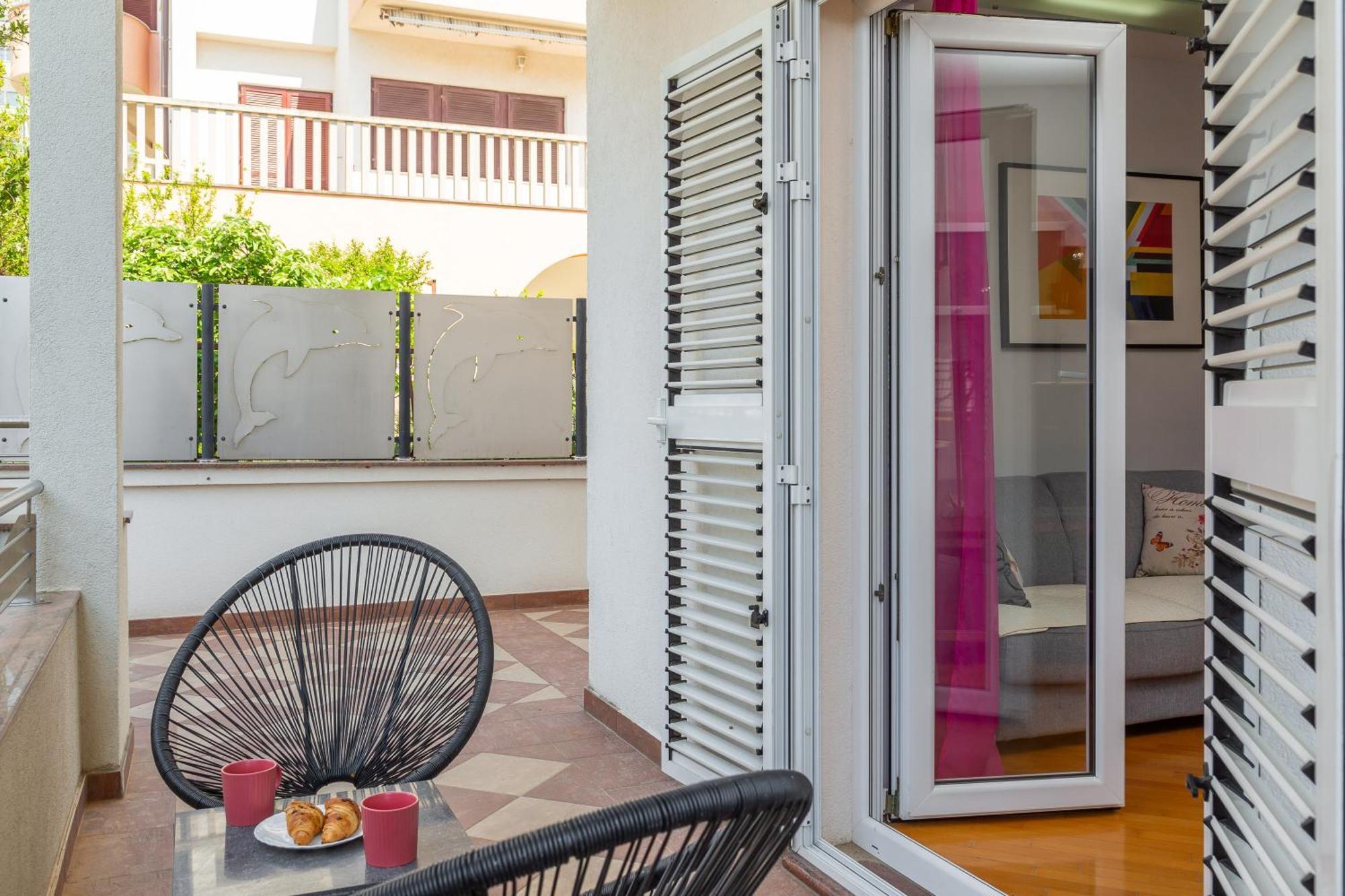 מאקרסקה Brkic Apartments With Private Parking מראה חיצוני תמונה