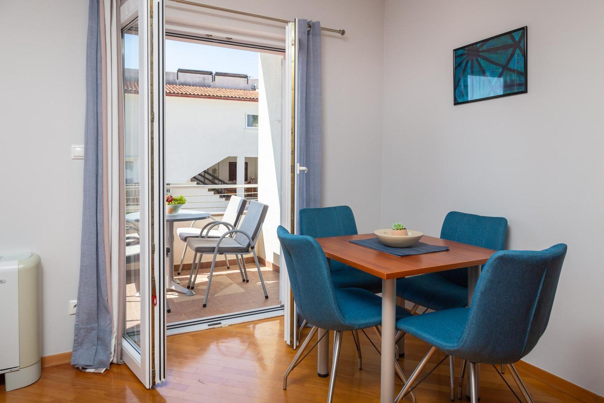 מאקרסקה Brkic Apartments With Private Parking מראה חיצוני תמונה