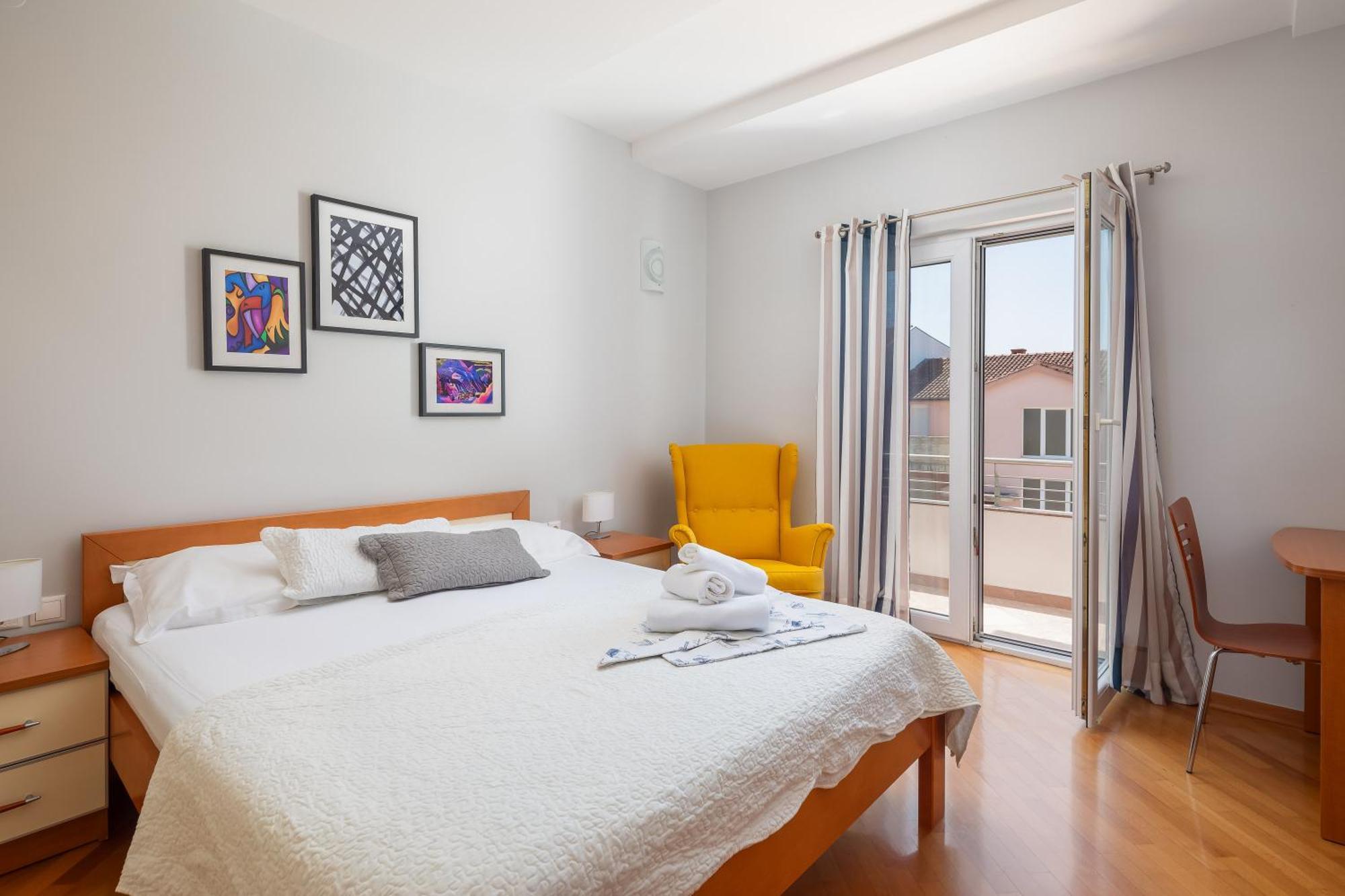 מאקרסקה Brkic Apartments With Private Parking מראה חיצוני תמונה